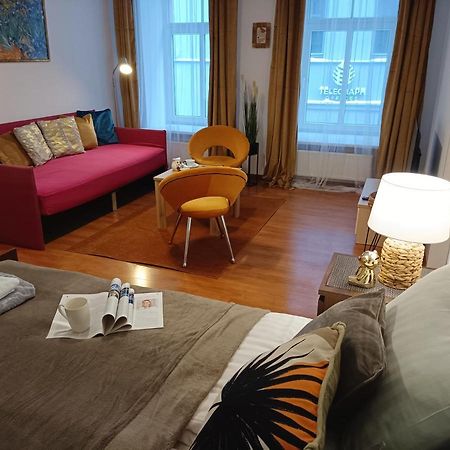 Old Town Sunny Bee Apartment Prime Location Riga Exteriör bild